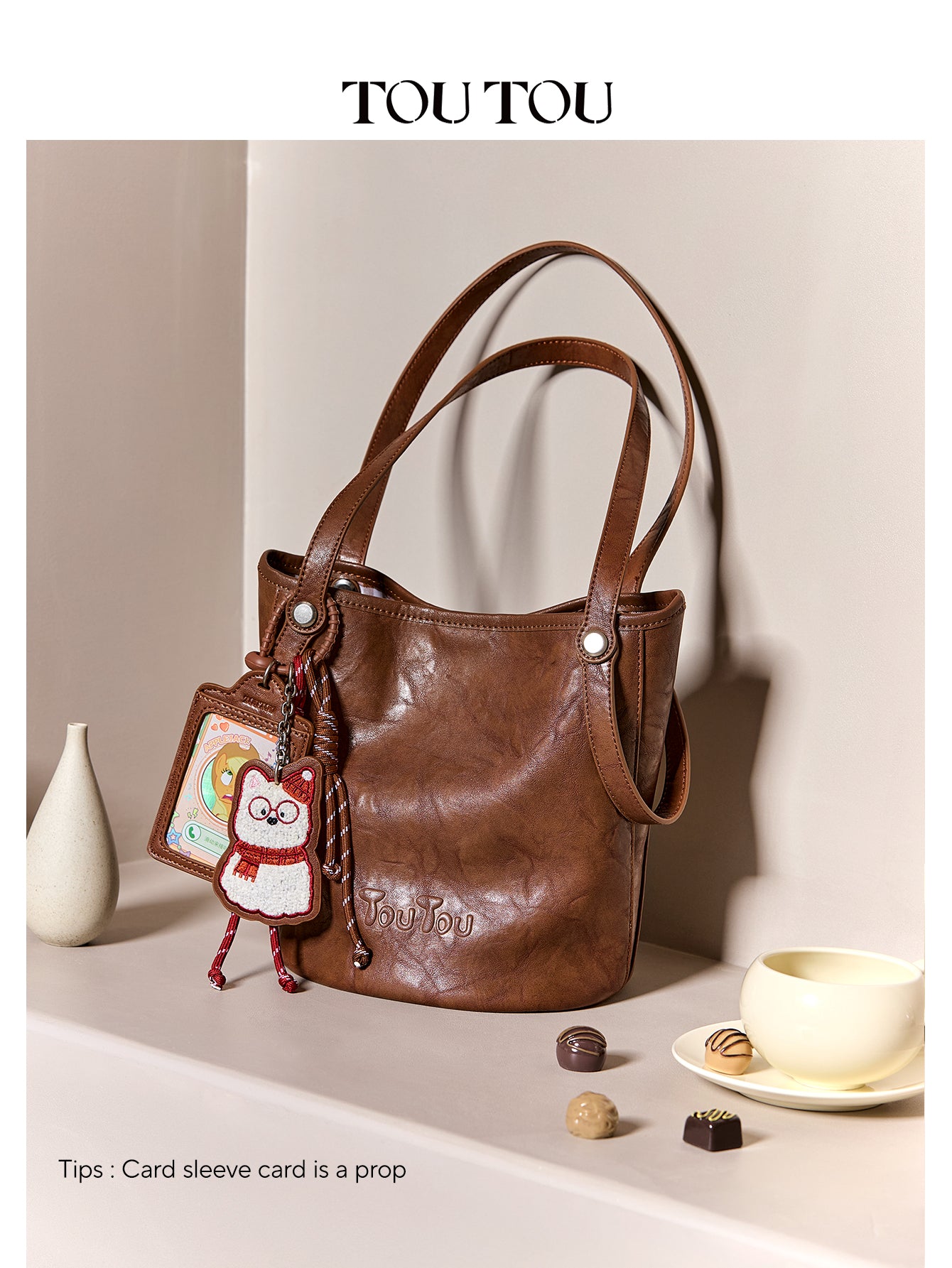 TOUTOU Vintage - Style Bucket Bag with Cute Cat Pendant: Chic & Playful
