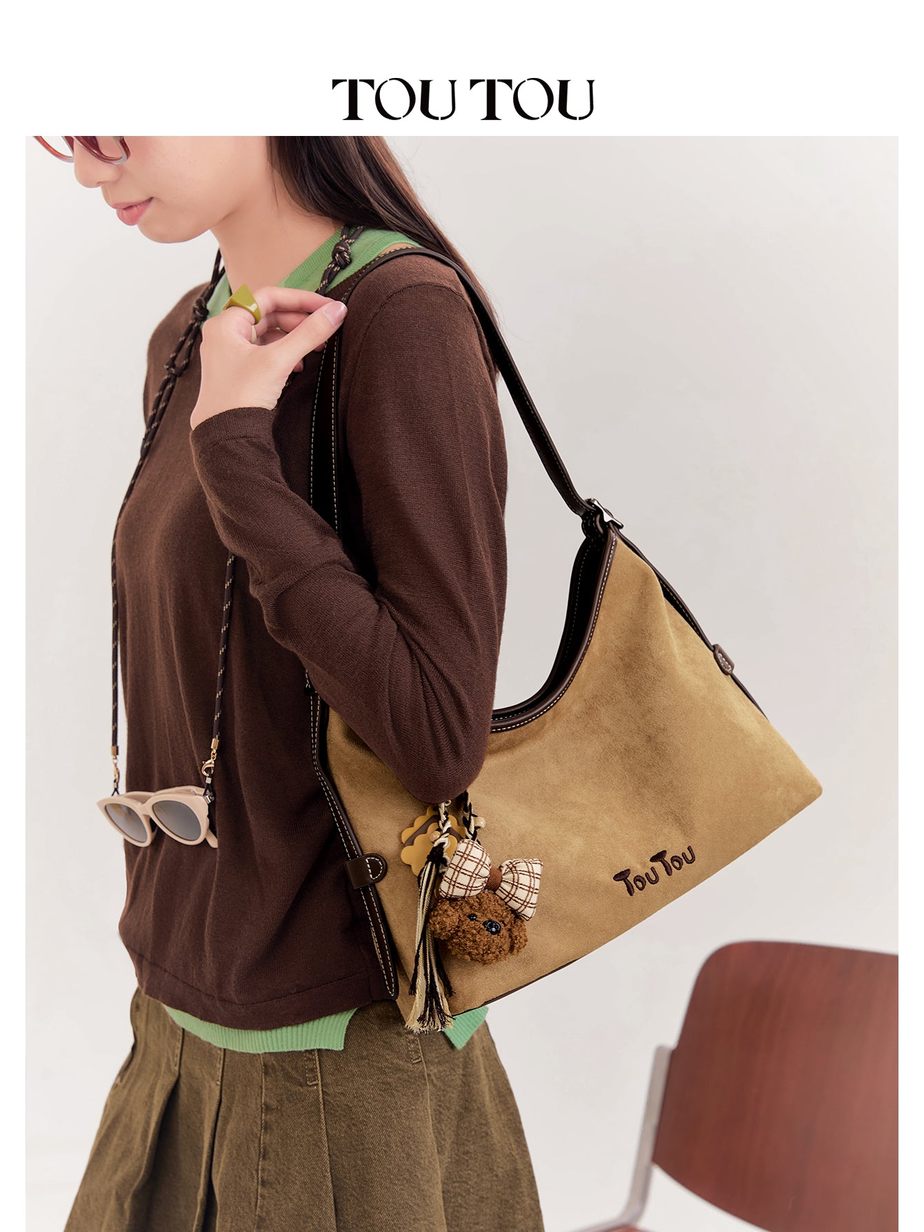 TOUTOU Beige Hobo Bag with Plush Bear Pendant: Retro & Playful