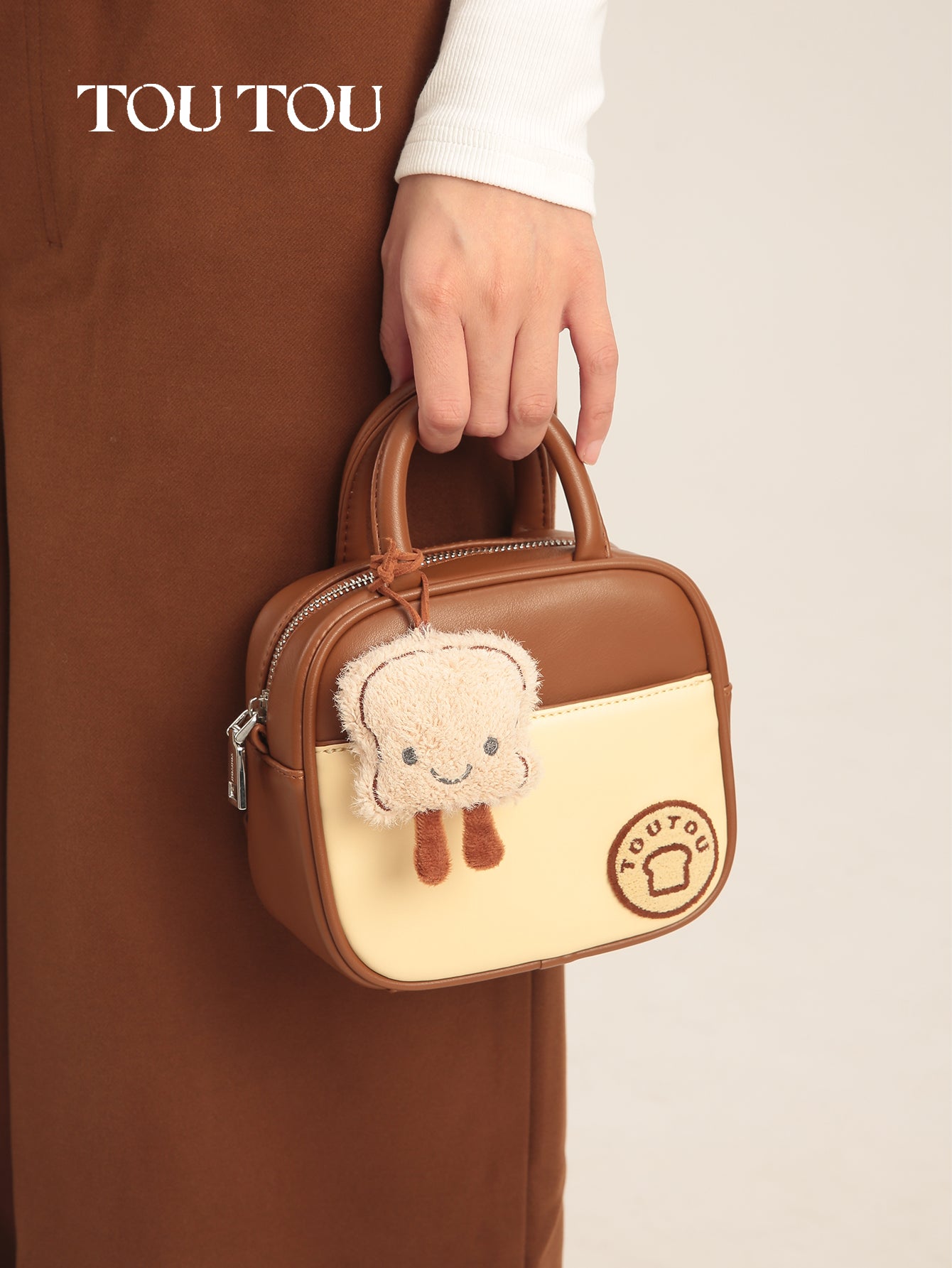 TOUTOU Toast - Themed Mini HandBag: A Slice of Cuteness for Your Daily Look