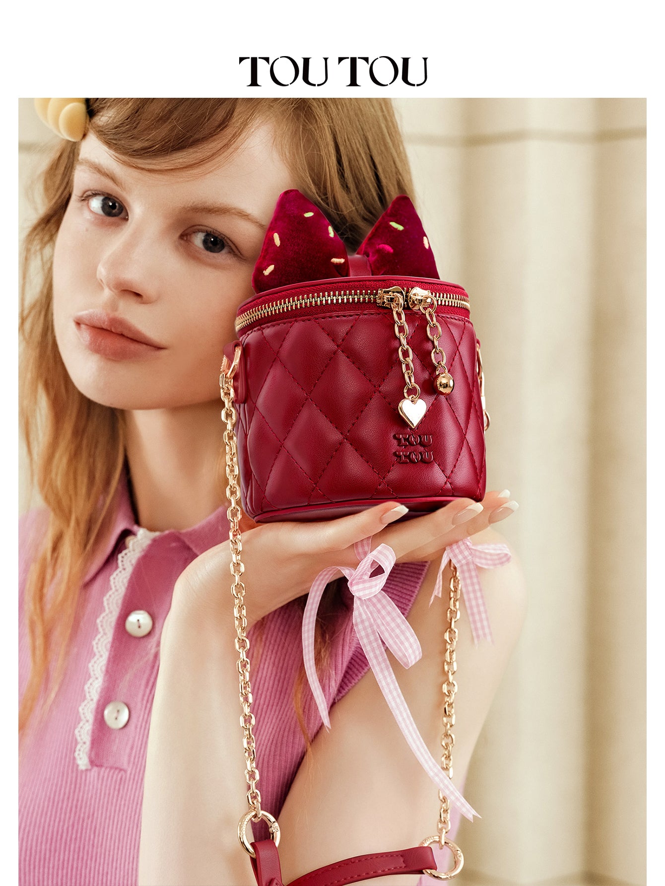TOUTOU Red Quilted Bucket Bag with Bow & Chain: Sweet & Chic