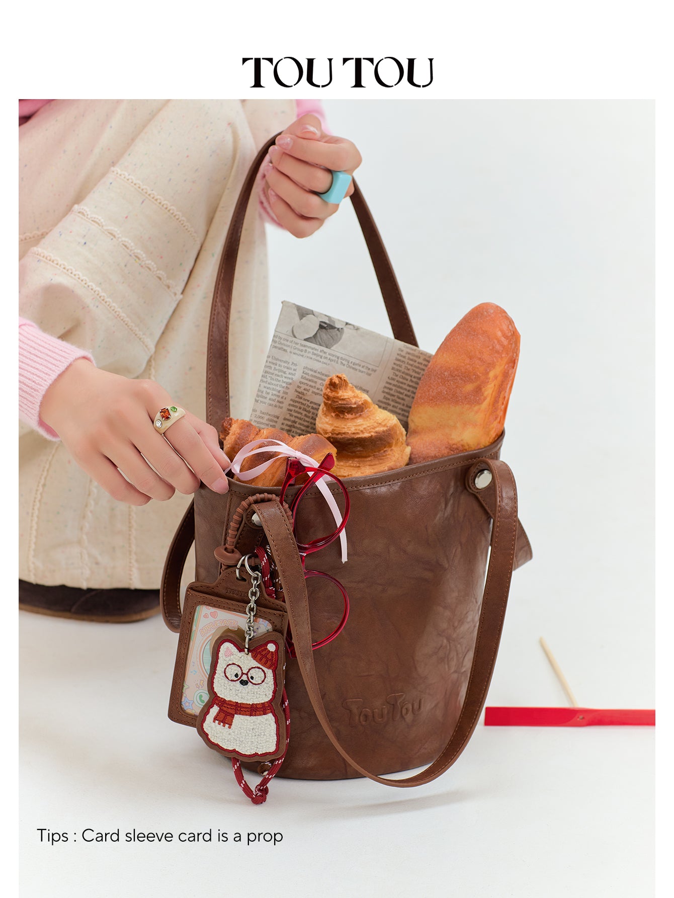 TOUTOU Vintage - Style Bucket Bag with Cute Cat Pendant: Chic & Playful