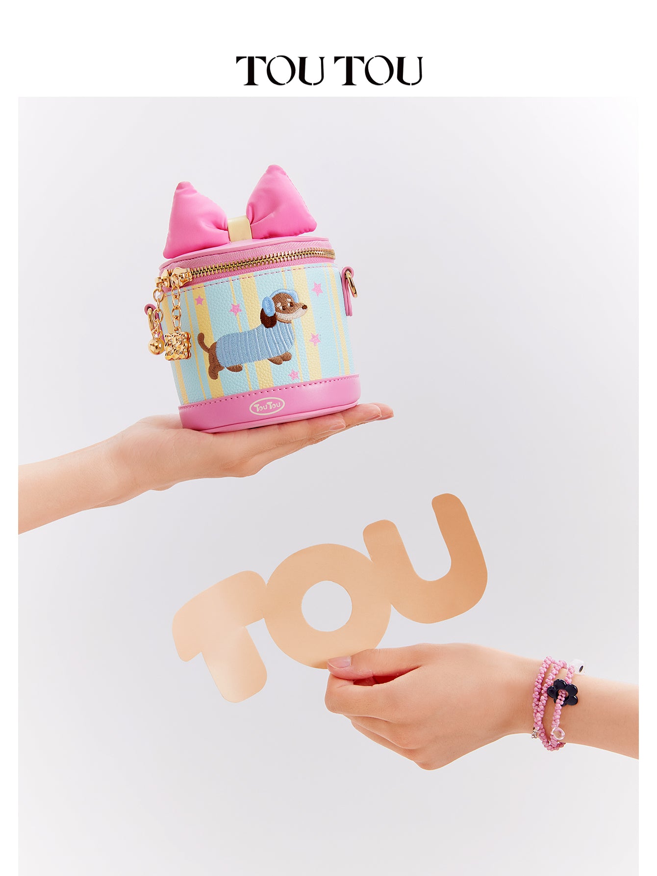 TOUTOU Cartoon Puppy Round Crossbody Bag: Cute Bow & Playful Design