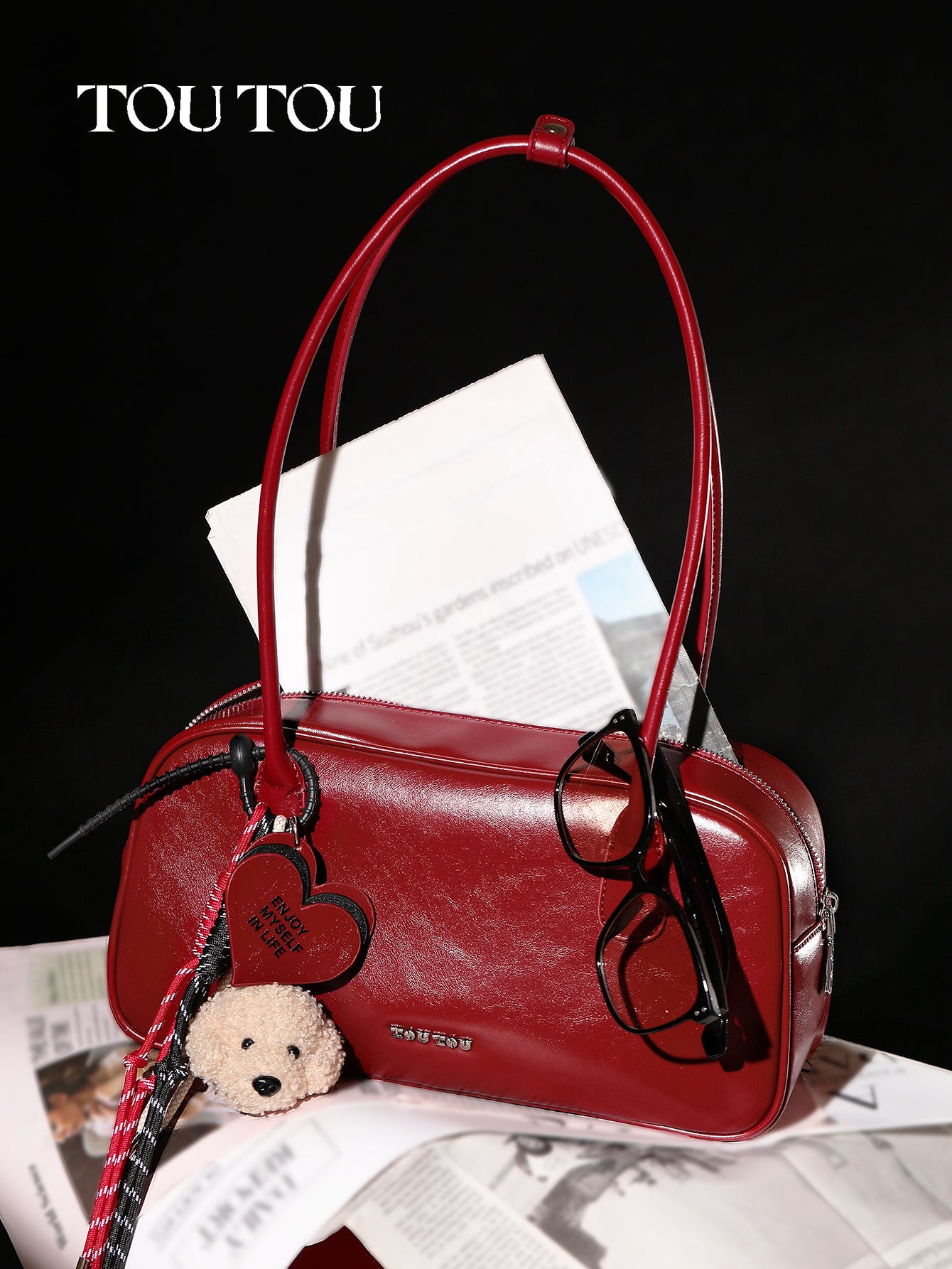 TOUTOU Red Faux Leather Shoulder Bag - Plush Dog & Heart Charm, Retro Barrel Bag