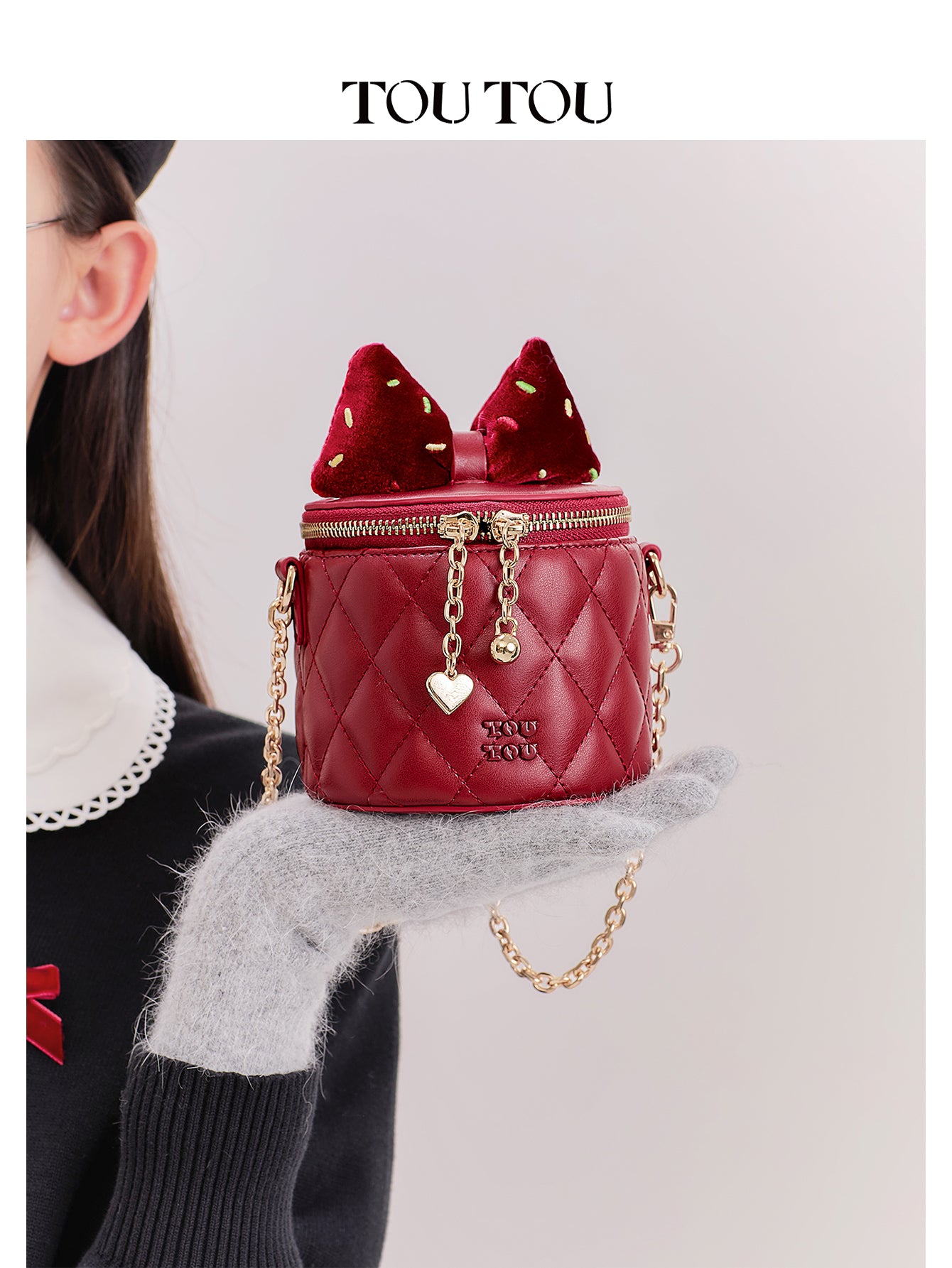 TOUTOU Red Quilted Bucket Bag with Bow & Chain: Sweet & Chic