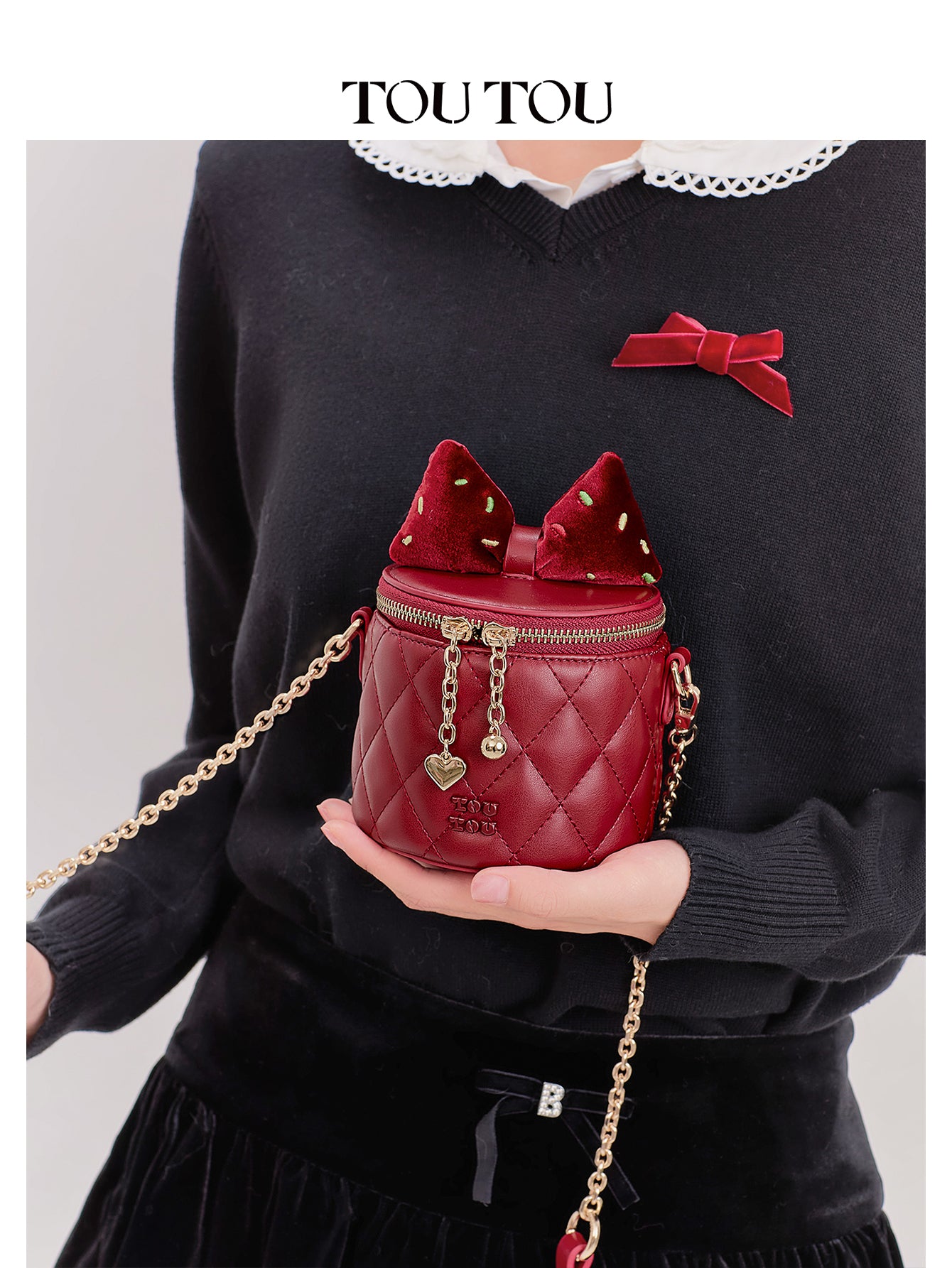 TOUTOU Red Quilted Bucket Bag with Bow & Chain: Sweet & Chic